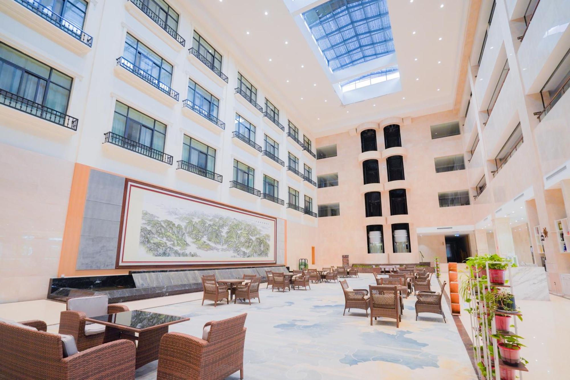 Huashan Xinghe International Hotel Huayin Buitenkant foto