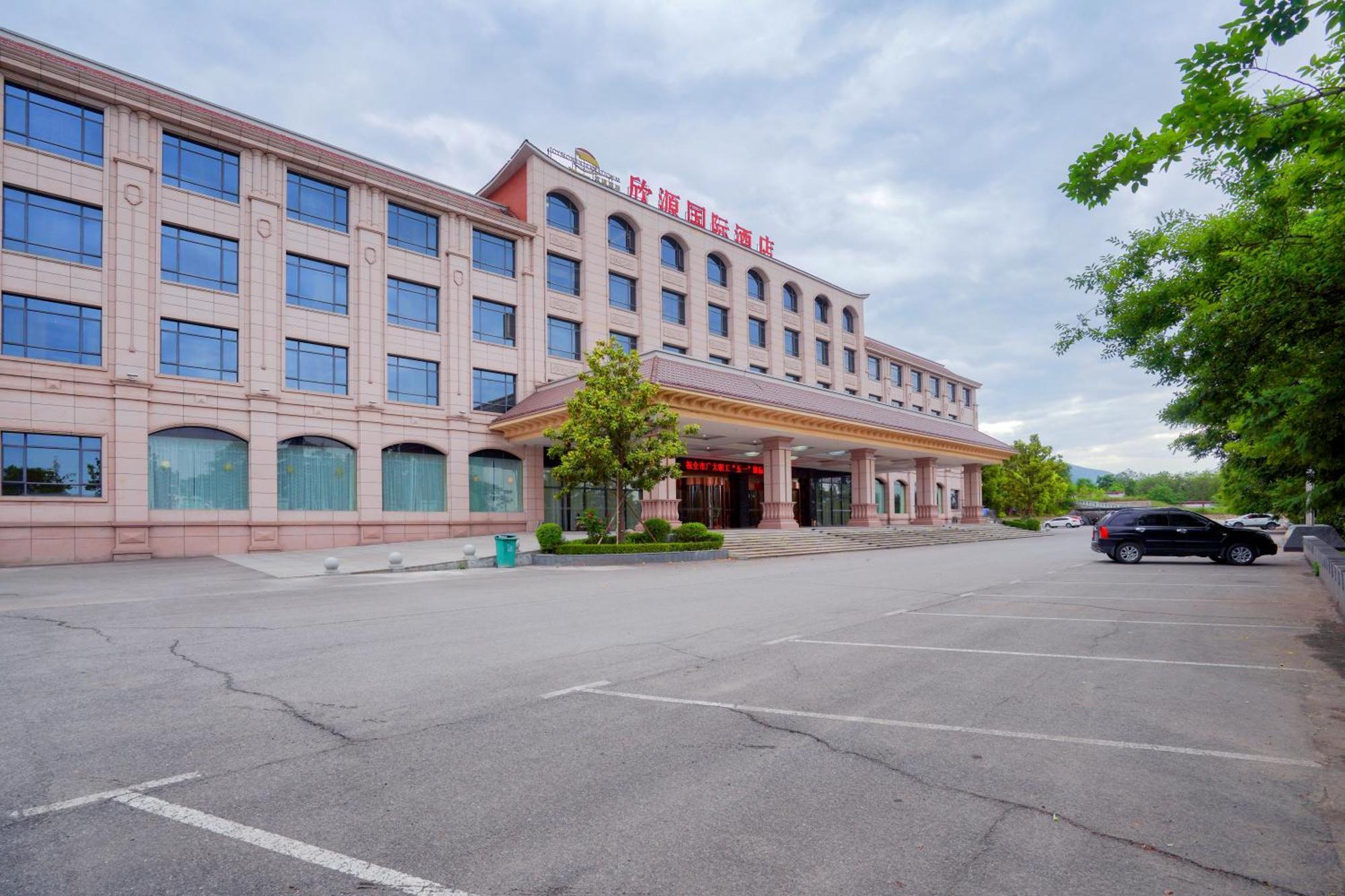 Huashan Xinghe International Hotel Huayin Buitenkant foto